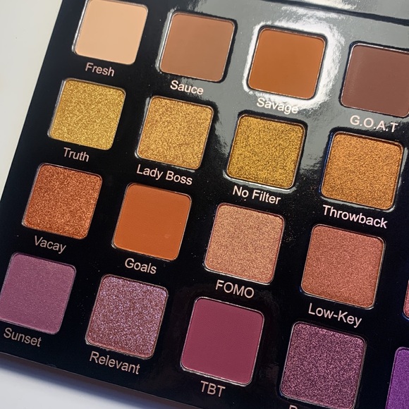 Violet Voss hashtag palette - Picture 2 of 4